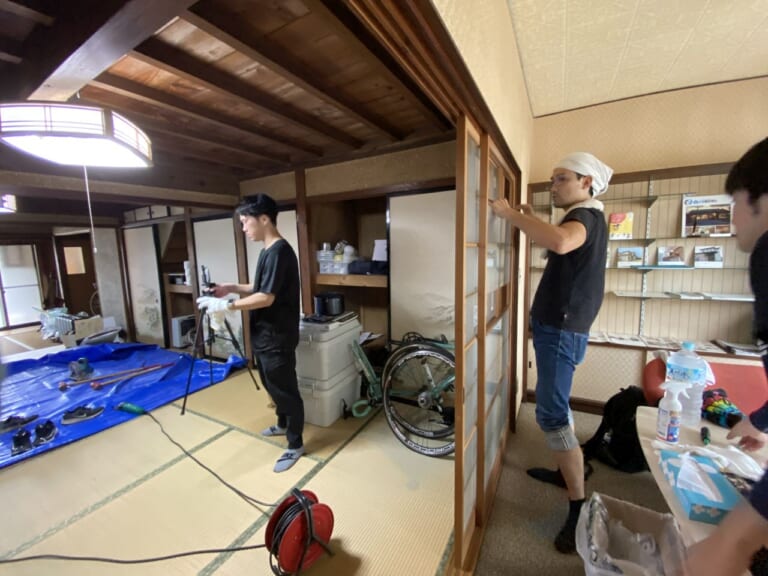 一日一組限定のリノベ宿! 静岡県浜松市に開業した「ライダーの秘密基地」が魅力的すぎる