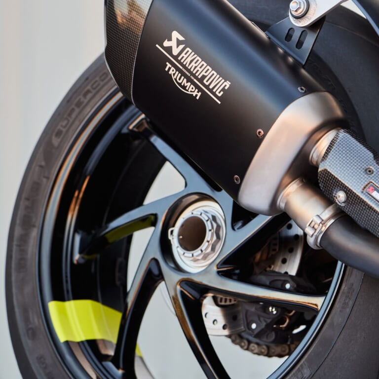 Triumph SPEED TRIPLE 1200 RX|世界限定1200台! トライアンフが究極のハンドリングマシン新型「スピードトリプル1200RX」を発表