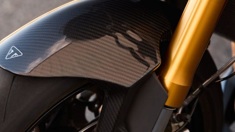 Triumph SPEED TRIPLE 1200 RX|世界限定1200台! トライアンフが究極のハンドリングマシン新型「スピードトリプル1200RX」を発表