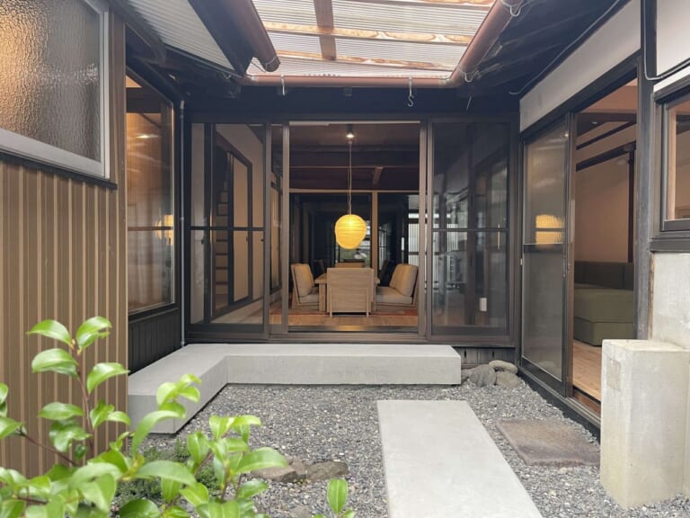 一日一組限定のリノベ宿! 静岡県浜松市に開業した「ライダーの秘密基地」が魅力的すぎる