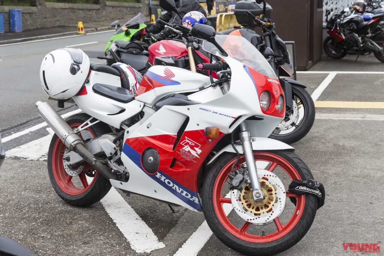 マン島TTで見つけたレアなバイク36選! 欧州で大切に乗られている日本車、トンデモカスタムの欧州車も?|マン島TTで見つけたレアなバイク36選! 欧州で大切に乗られている日本車、トンデモカスタムの欧州車も?