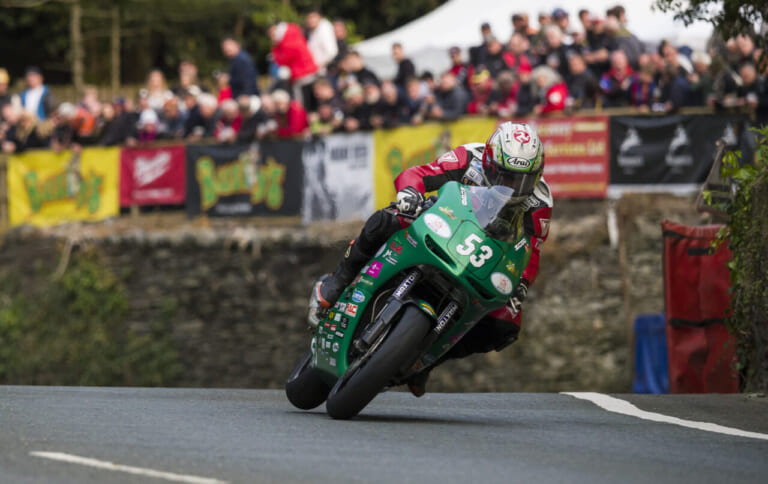 マン島TTレース|2025年|2025年マン島TT、日本人ライダーの山中正之選手が決勝の2レースを完走!