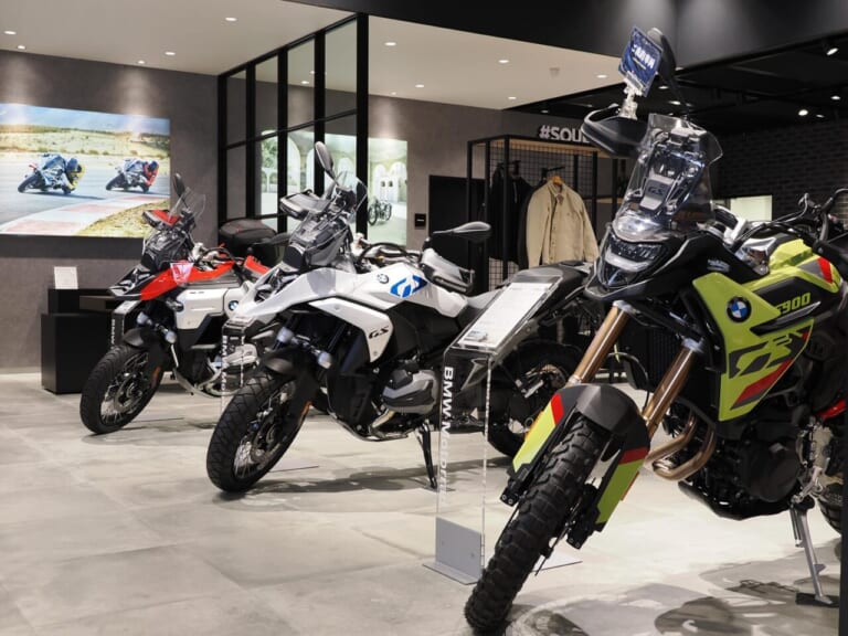 ショールーム｜モトラッドミツオカ堺｜新たな店舗デザインにBMWユーザーが集う。モトラッドミツオカ堺店が6月移転OPEN