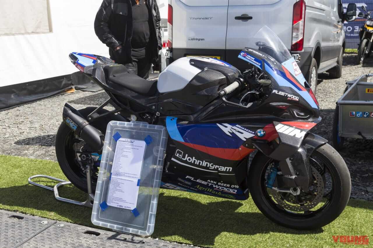 マン島TTで見つけたレアなバイク36選! 欧州で大切に乗られている日本車、トンデモカスタムの欧州車も?|マン島TTで見つけたレアなバイク36選! 欧州で大切に乗られている日本車、トンデモカスタムの欧州車も?