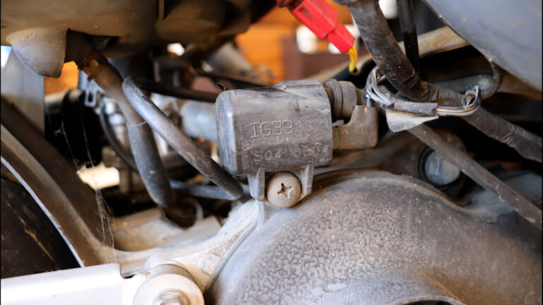 SUZUKI ZZ|【実録バイク修理】古いスクーターのエンジン不動! 予想外すぎる原因は独特の構造にあった