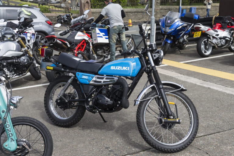 マン島TTで見つけたレアなバイク36選! 欧州で大切に乗られている日本車、トンデモカスタムの欧州車も?|マン島TTで見つけたレアなバイク36選! 欧州で大切に乗られている日本車、トンデモカスタムの欧州車も?