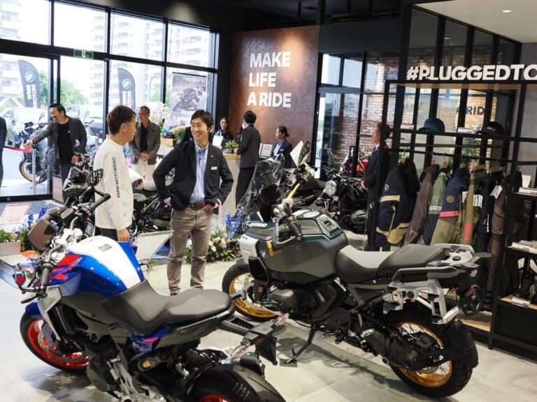 ショールーム｜モトラッドミツオカ堺｜新たな店舗デザインにBMWユーザーが集う。モトラッドミツオカ堺店が6月移転OPEN