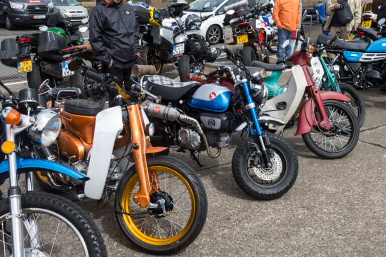 マン島TTで見つけたレアなバイク36選! 欧州で大切に乗られている日本車、トンデモカスタムの欧州車も?|マン島TTで見つけたレアなバイク36選! 欧州で大切に乗られている日本車、トンデモカスタムの欧州車も?