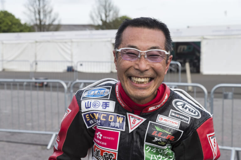 マン島TTレース|2025年|2025年マン島TT、日本人ライダーの山中正之選手が決勝の2レースを完走!