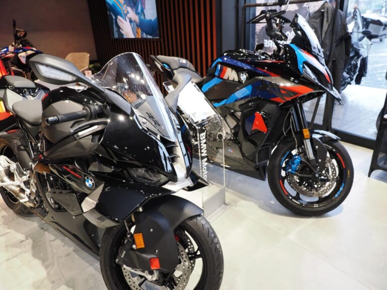 S1000RR｜M1000XR｜モトラッドミツオカ堺｜新たな店舗デザインにBMWユーザーが集う。モトラッドミツオカ堺店が6月移転OPEN