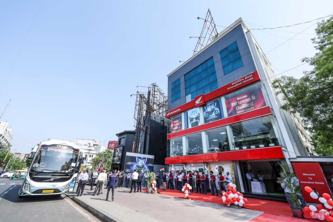 販売店｜【1日で最大16万台を売る?! 】脅威のバイク巨大市場「インド」でホンダ 二輪車生産5億台記念式典に参加してきた