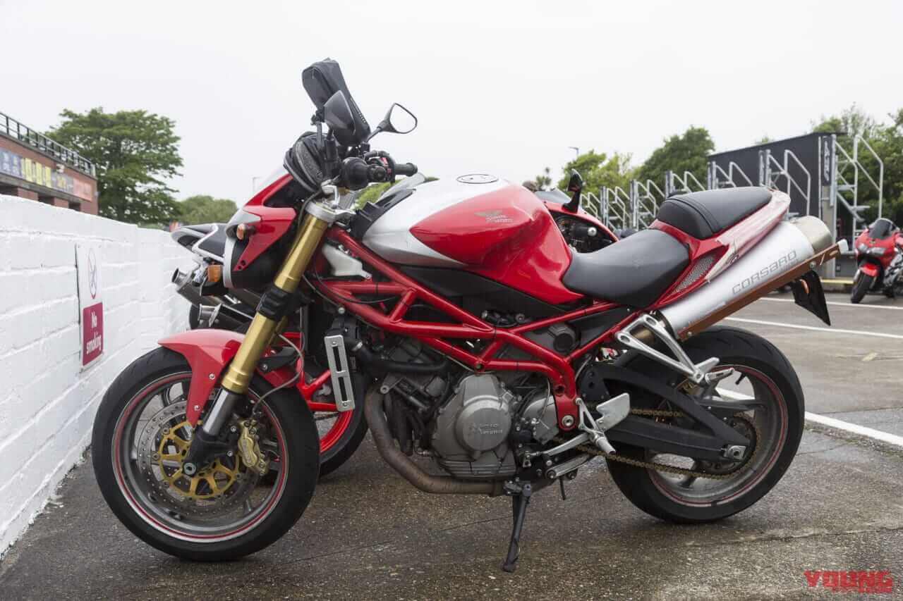 マン島TTで見つけたレアなバイク36選! 欧州で大切に乗られている日本車、トンデモカスタムの欧州車も?|マン島TTで見つけたレアなバイク36選! 欧州で大切に乗られている日本車、トンデモカスタムの欧州車も?