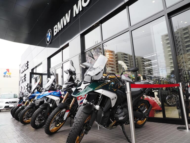R1300GS｜試乗車｜モトラッドミツオカ堺｜新たな店舗デザインにBMWユーザーが集う。モトラッドミツオカ堺店が6月移転OPEN