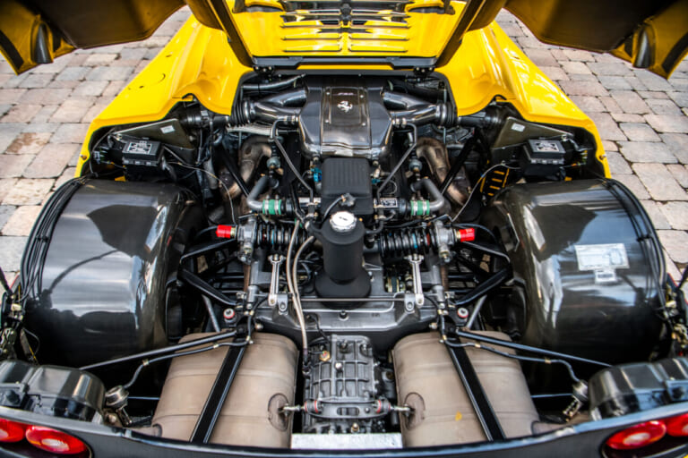 V12エンジン｜「F1部門と市販車部門がタッグを組んだ」唯一無二のフェラーリ! V12搭載のF50こそ「公道を走れる直系マシン」その伝説と魅力に迫る