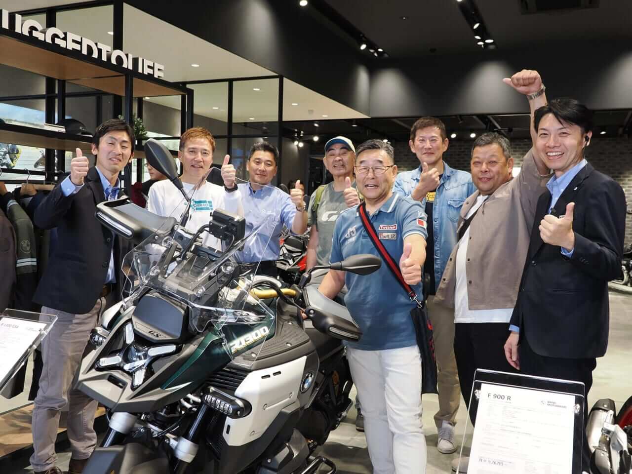 R1300GSアドベンチャー｜納車｜モトラッドミツオカ堺｜新たな店舗デザインにBMWユーザーが集う。モトラッドミツオカ堺店が6月移転OPEN