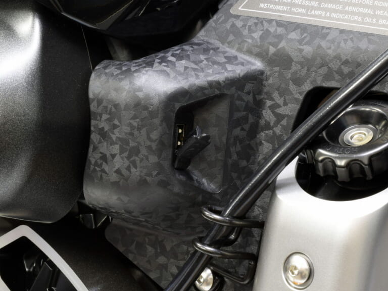 ヒョースン|GX125Xロードスター|水冷V型2気筒エンジンの原付二種、新型登場!! ヒョースン「GV125Xロードスター」7月上旬発売へ