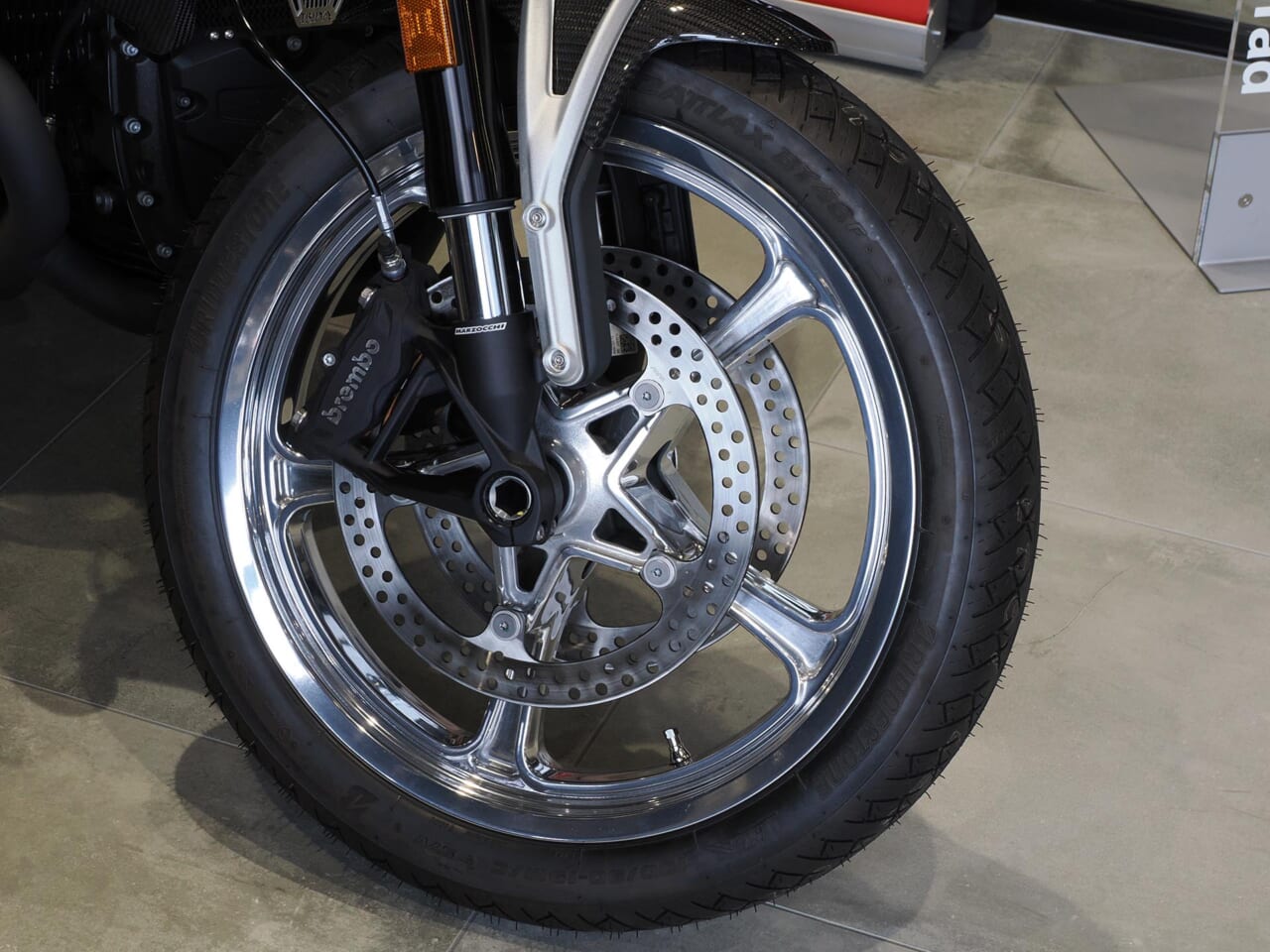 R12｜リーガルウエポン｜TRIJYA｜新たな店舗デザインにBMWユーザーが集う。モトラッドミツオカ堺店が6月移転OPEN