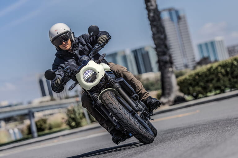 カワサキ|エリミネーター|2026年モデル|カワサキ「エリミネーター」シリーズ、早くも2026年モデルへ!! SEに新色ホワイト登場&マット色復活、STDはレッド系も初披露