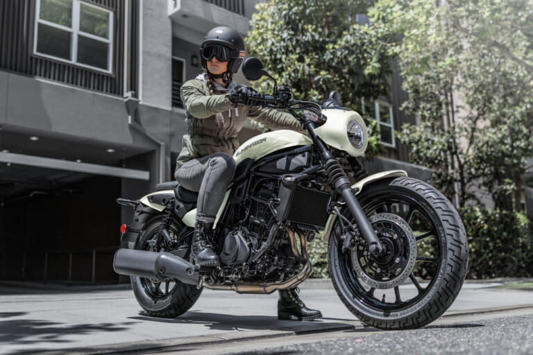 カワサキ|エリミネーター|2026年モデル|カワサキ「エリミネーター」シリーズ、早くも2026年モデルへ!! SEに新色ホワイト登場&マット色復活、STDはレッド系も初披露