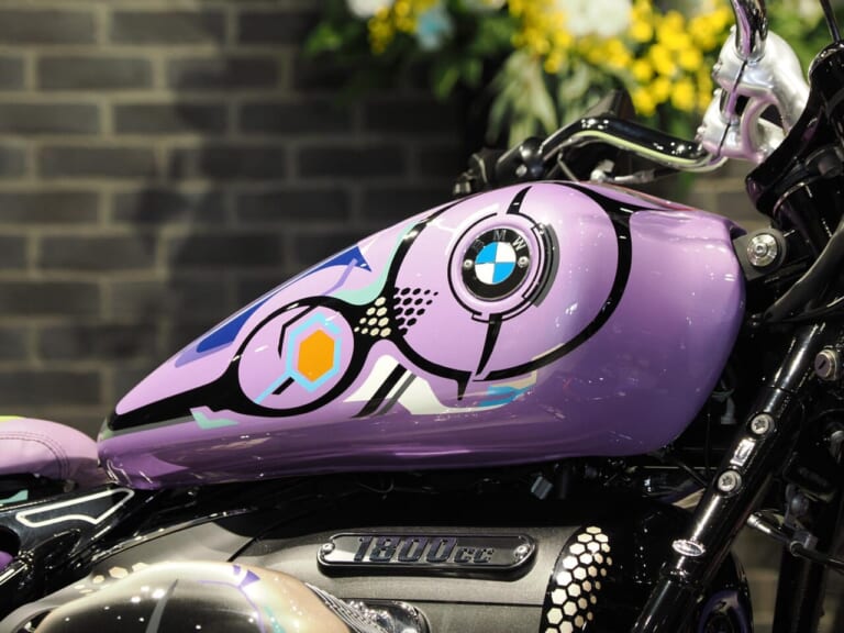 R18 OROCHI CONCEPT｜モトラッドミツオカ堺店｜ガソリンタンク｜新たな店舗デザインにBMWユーザーが集う。モトラッドミツオカ堺店が6月移転OPEN