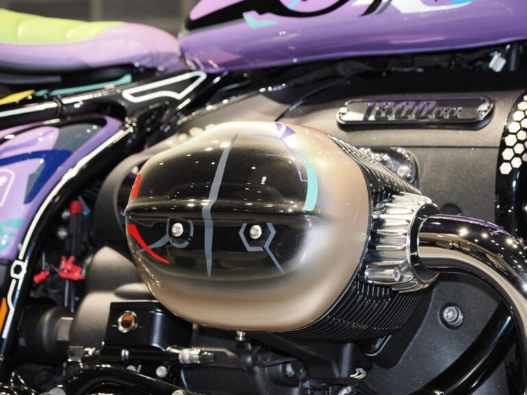 R18 OROCHI CONCEPT｜モトラッドミツオカ堺店｜ヘッドカバー｜新たな店舗デザインにBMWユーザーが集う。モトラッドミツオカ堺店が6月移転OPEN