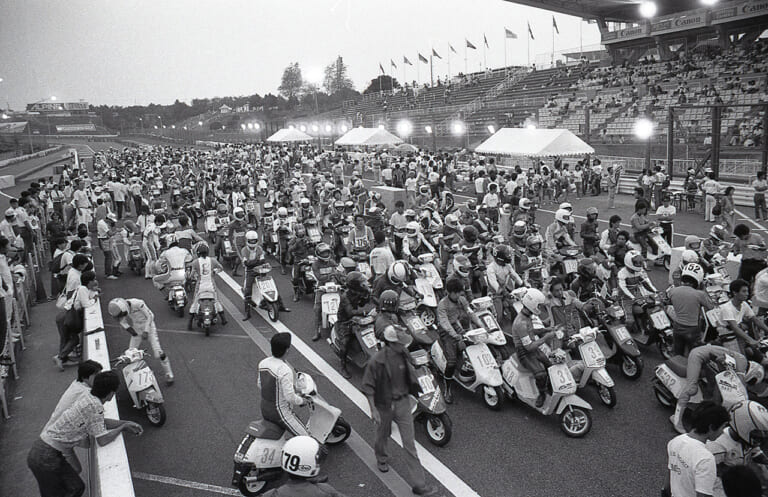 昭和エモ伝Vol.10|昭和原付ストーリー④ かーちゃんのスクーターで鬼攻め【昭和エモ伝Vol.10】