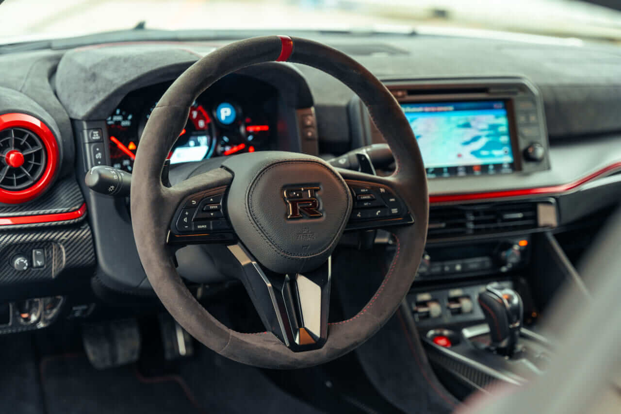 GT-R50 インテリア｜【超希少】わずか19台の「GT-R50」が1.8億円で落札! 幻の限定車に秘められた超絶性能とは?