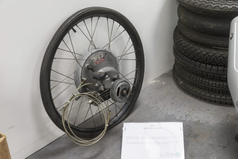 マン島TTで見つけたレアなバイク36選! 欧州で大切に乗られている日本車、トンデモカスタムの欧州車も?|マン島TTで見つけたレアなバイク36選! 欧州で大切に乗られている日本車、トンデモカスタムの欧州車も?