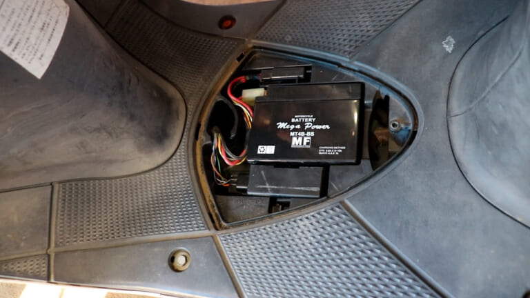 SUZUKI ZZ|【実録バイク修理】古いスクーターのエンジン不動! 予想外すぎる原因は独特の構造にあった