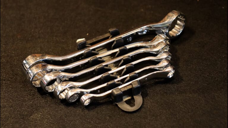 【バイクメンテナンス工具の疑問】スパナやレンチの長さ違いのなぜ。サイズごとの“絶妙な理由”とは|【バイクメンテ工具の疑問】スパナやレンチの長さ違いのなぜ。サイズごとの“絶妙な理由”とは