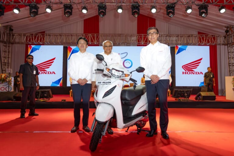 記念式典｜【1日で最大16万台を売る?! 】脅威のバイク巨大市場「インド」でホンダ 二輪車生産5億台記念式典に参加してきた