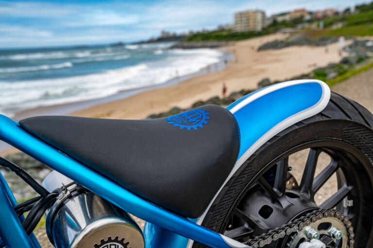 Hachimaan – MAAN Motocicli Audaci: Italy|「え、これがGB350Sなの?!」イタリアで作られた和ボバー・「Hachimanaan」は八幡の名がルーツ【欧州カスタム優勝車】