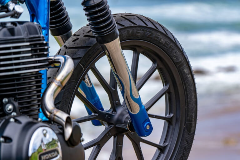 Hachimaan – MAAN Motocicli Audaci: Italy|「え、これがGB350Sなの?!」イタリアで作られた和ボバー・「Hachimanaan」は八幡の名がルーツ【欧州カスタム優勝車】