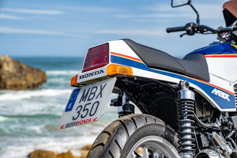 MBX350 – Servihonda Málaga: Spain|「え、これがGB350Sなの?!」イタリアで作られた和ボバー・「Hachimanaan」は八幡の名がルーツ【欧州カスタム優勝車】