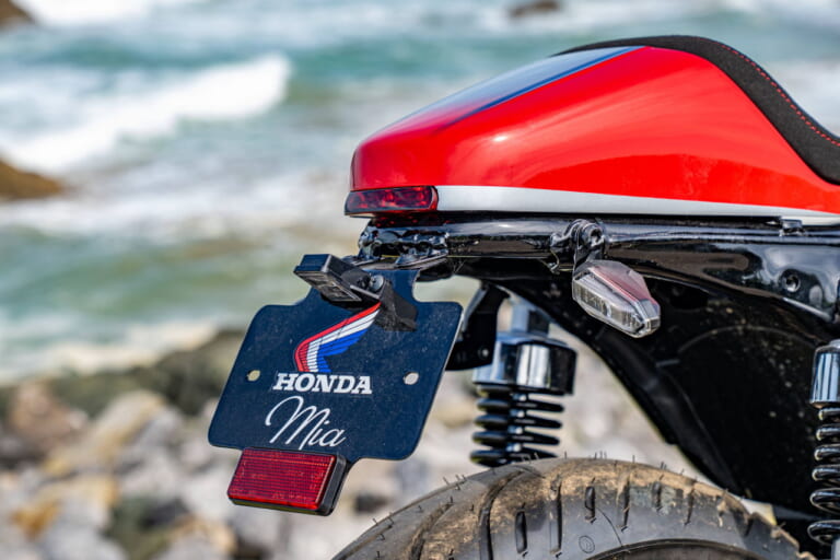 Mia – TubaisMoto: Portugal|「え、これがGB350Sなの?!」イタリアで作られた和ボバー・「Hachimanaan」は八幡の名がルーツ【欧州カスタム優勝車】