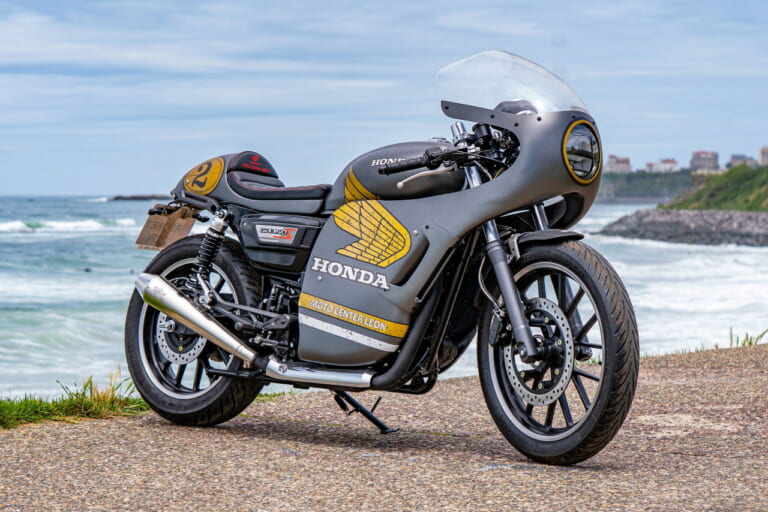 The Rocket Lion – Honda Motor Center León: Spain|「え、これがGB350Sなの?!」イタリアで作られた和ボバー・「Hachimanaan」は八幡の名がルーツ【欧州カスタム優勝車】