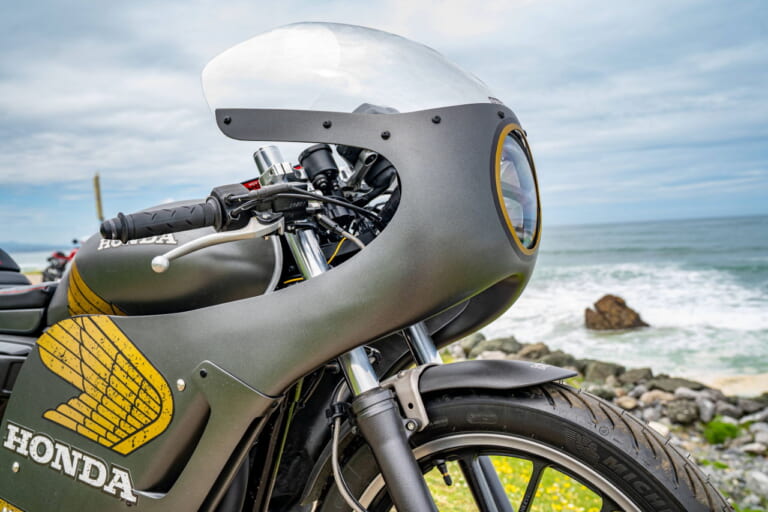 The Rocket Lion – Honda Motor Center León: Spain|「え、これがGB350Sなの?!」イタリアで作られた和ボバー・「Hachimanaan」は八幡の名がルーツ【欧州カスタム優勝車】