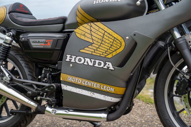 The Rocket Lion – Honda Motor Center León: Spain|「え、これがGB350Sなの?!」イタリアで作られた和ボバー・「Hachimanaan」は八幡の名がルーツ【欧州カスタム優勝車】