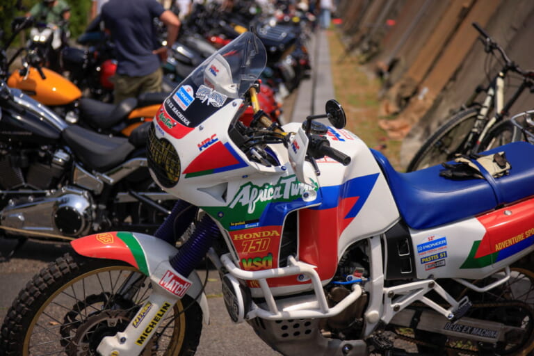 Wheels and Waves festival in Biarritz, France.|「え、これ全部GB350Sなの?!」ホンダ公式カスタム祭り、今年は欧州7か国・11台の魔改造マシンから世界一を決める!