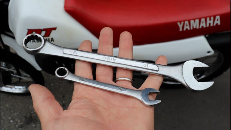 【バイクメンテナンス工具の疑問】スパナやレンチの長さ違いのなぜ。サイズごとの“絶妙な理由”とは|【バイクメンテ工具の疑問】スパナやレンチの長さ違いのなぜ。サイズごとの“絶妙な理由”とは