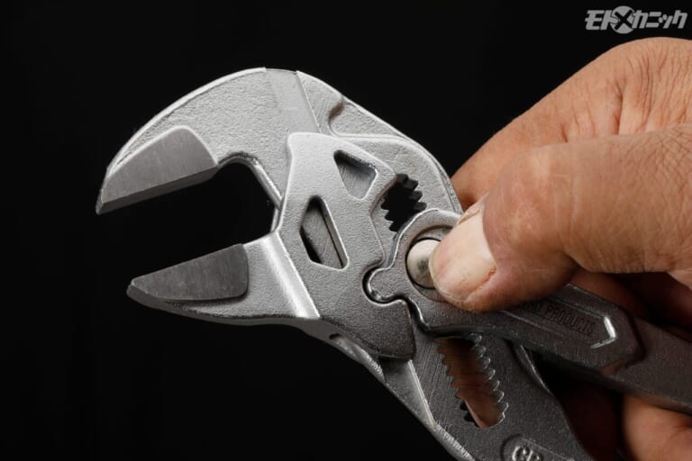 アストロプロダクツ｜プライヤーレンチ｜ヘッド部分｜[バイクメンテDIY] 握り工具好きの間で話題のプライヤーレンチ｡あの名品に似ているのには理由があった