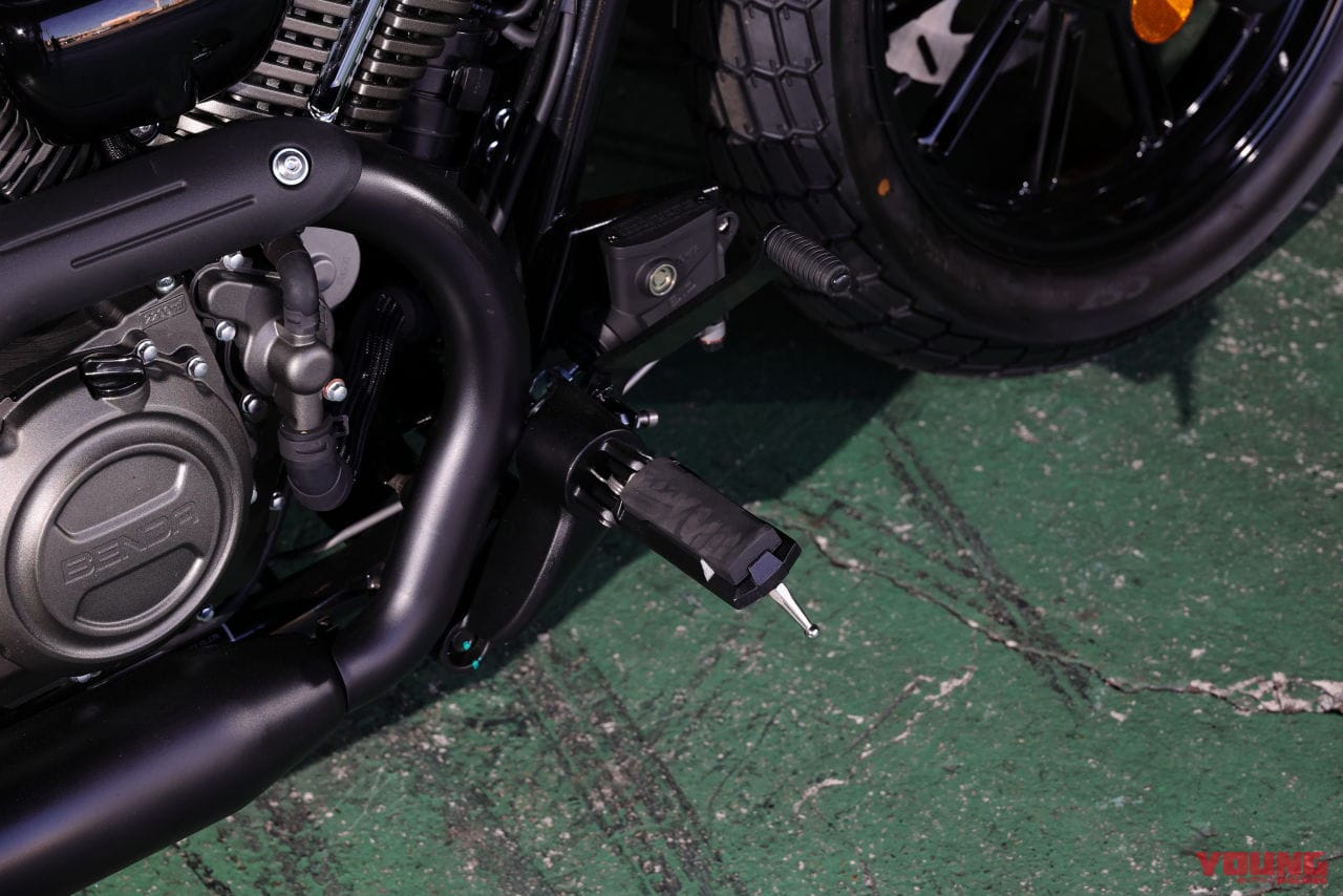 ベンダ|ナポレオンボブ250|水冷250cc・V型2気筒のカスタムクルーザー「BENDA ナポレオンボブ250」日本上陸ほぼ確! 独自のサスペンションを持つ怪マシン
