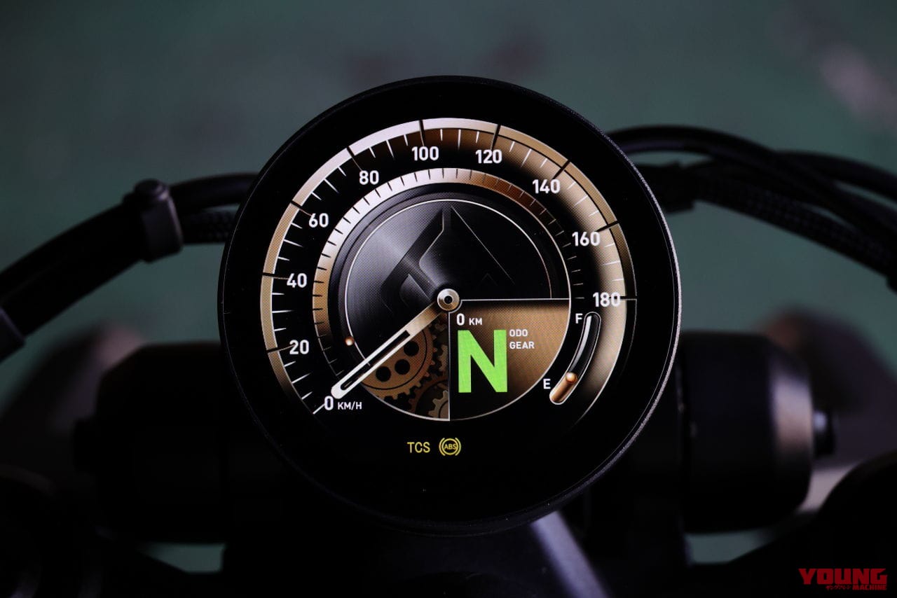 |水冷250cc・V型2気筒のカスタムクルーザー「BENDA ナポレオンボブ250」日本上陸ほぼ確! 独自のサスペンションを持つ怪マシン