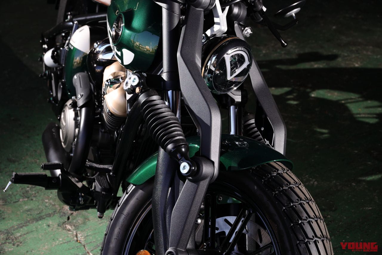 ベンダ|ナポレオンボブ250|水冷250cc・V型2気筒のカスタムクルーザー「BENDA ナポレオンボブ250」日本上陸ほぼ確! 独自のサスペンションを持つ怪マシン