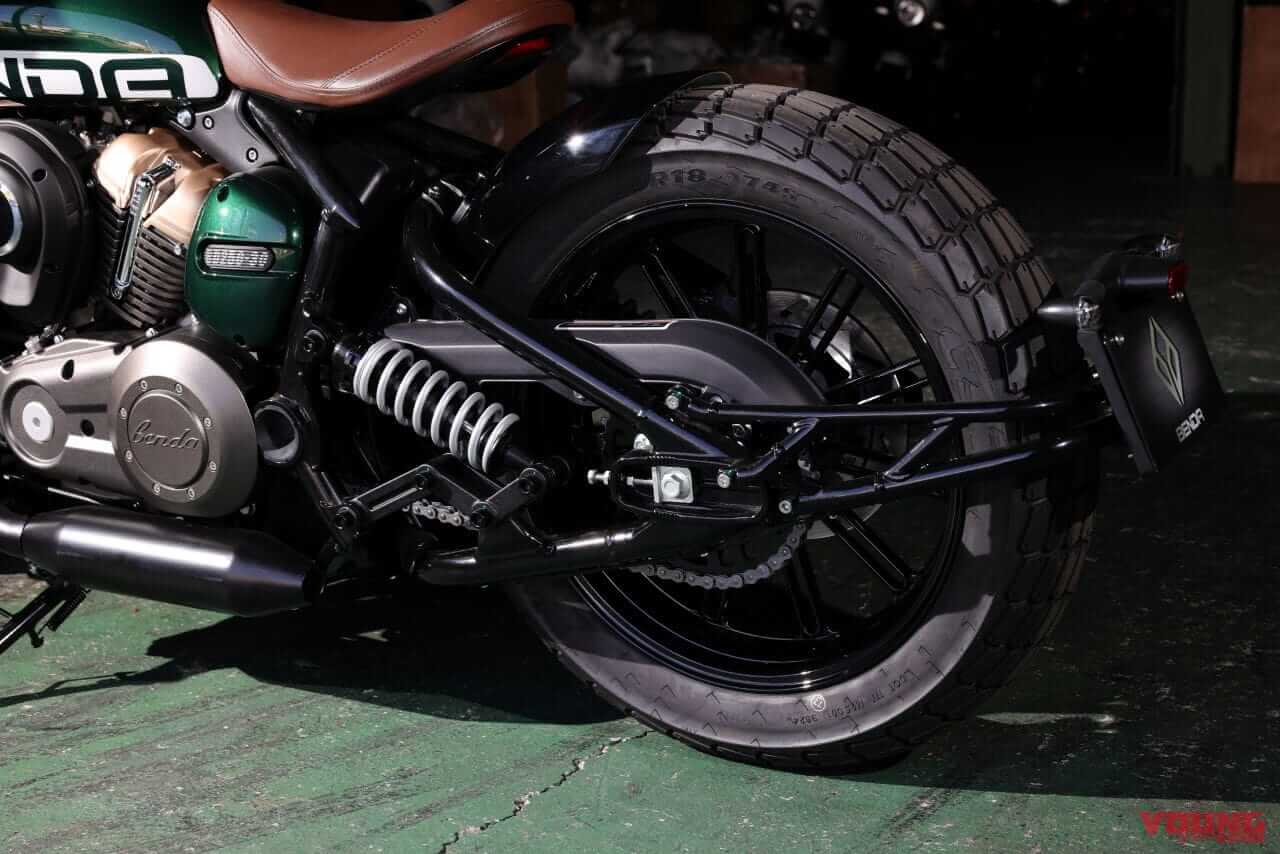 ベンダ｜ナポレオンボブ250｜水冷250cc・V型2気筒のカスタムクルーザー「BENDA ナポレオンボブ250」日本上陸ほぼ確！ 独自のサスペンションを持つ怪マシン