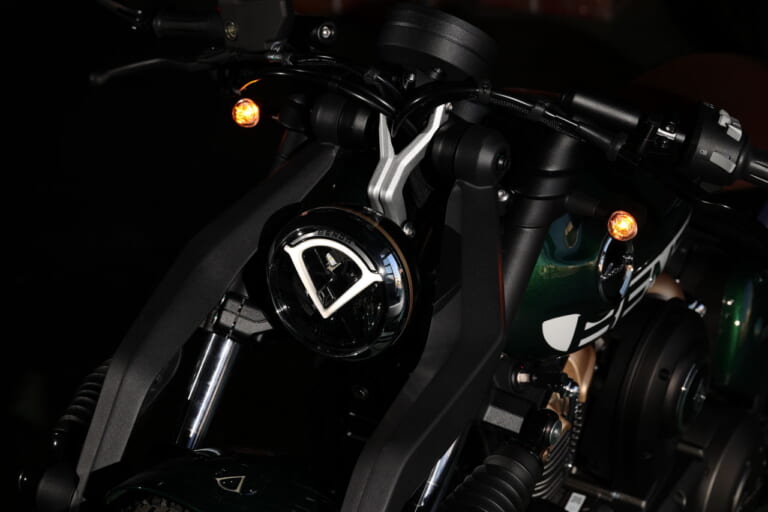 ベンダ|ナポレオンボブ250|水冷250cc・V型2気筒のカスタムクルーザー「BENDA ナポレオンボブ250」日本上陸ほぼ確! 独自のサスペンションを持つ怪マシン