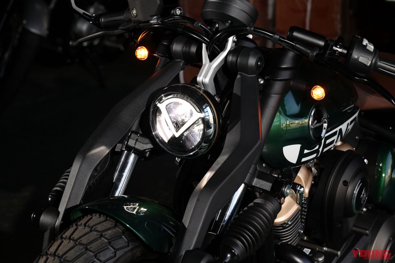 ベンダ|ナポレオンボブ250|水冷250cc・V型2気筒のカスタムクルーザー「BENDA ナポレオンボブ250」日本上陸ほぼ確! 独自のサスペンションを持つ怪マシン