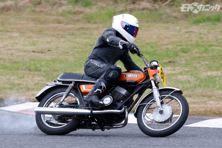BOST｜走行｜YAMAHA RX350｜[旧車サーキット走行会] アストライドB.O.S.T.：第1回にして大盛況! シングル＆ツインオーナーが大挙エントリー