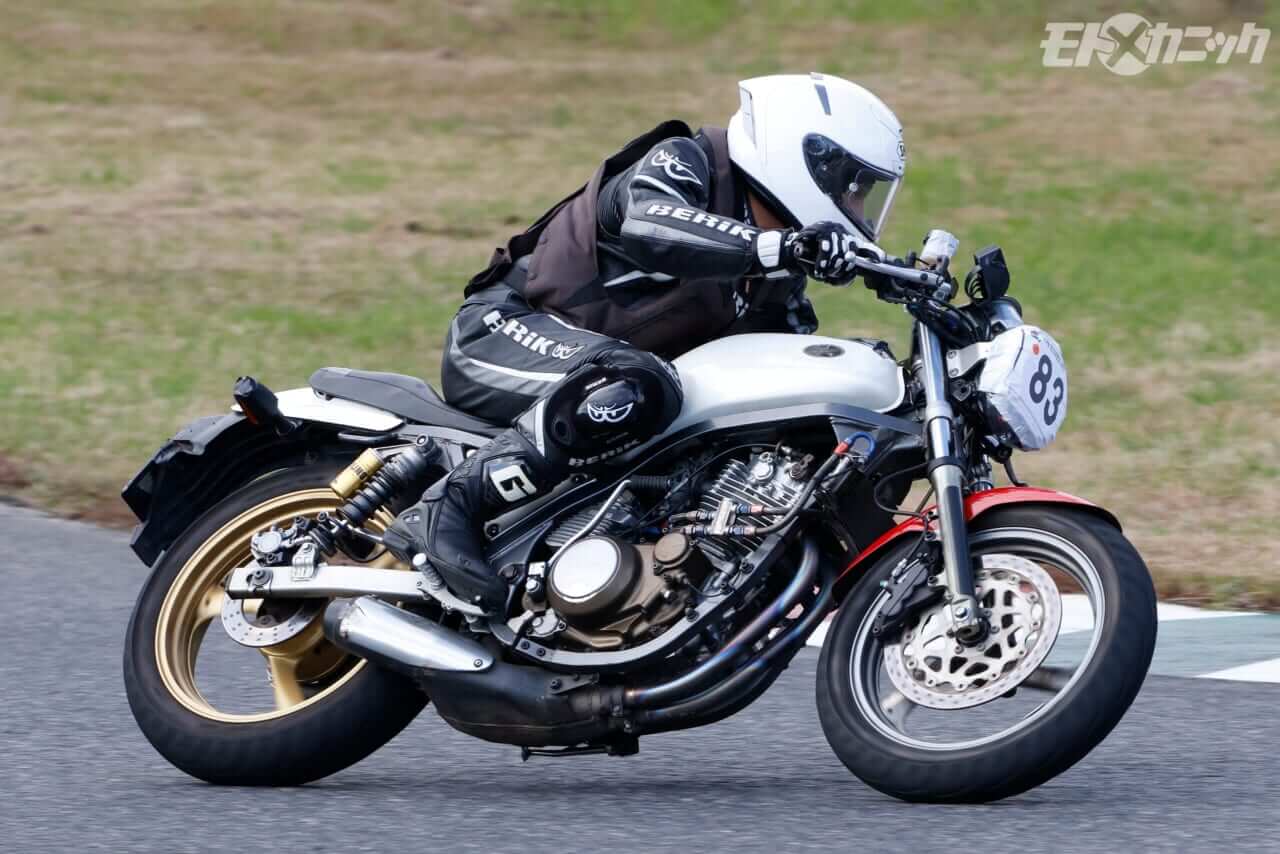 BOST｜走行｜YAMAHA SRX-6｜[旧車サーキット走行会] アストライドB.O.S.T.：第1回にして大盛況! シングル＆ツインオーナーが大挙エントリー