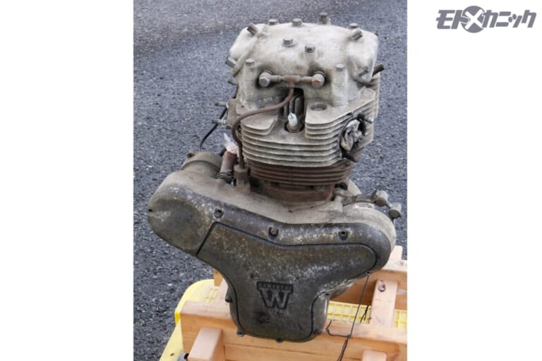 カワサキ｜W1‐SA｜エンジン｜[バイクメンテDIY] 激しい汚れは洗剤選びから。高性能ケミカルで“お悩み”解消!〈BAN-ZI MUD MAX〉